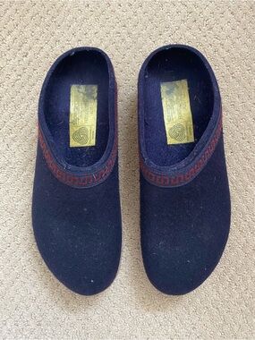Stegmann Navy Wool Slip-On Clogs with Red Trim, Sz 6